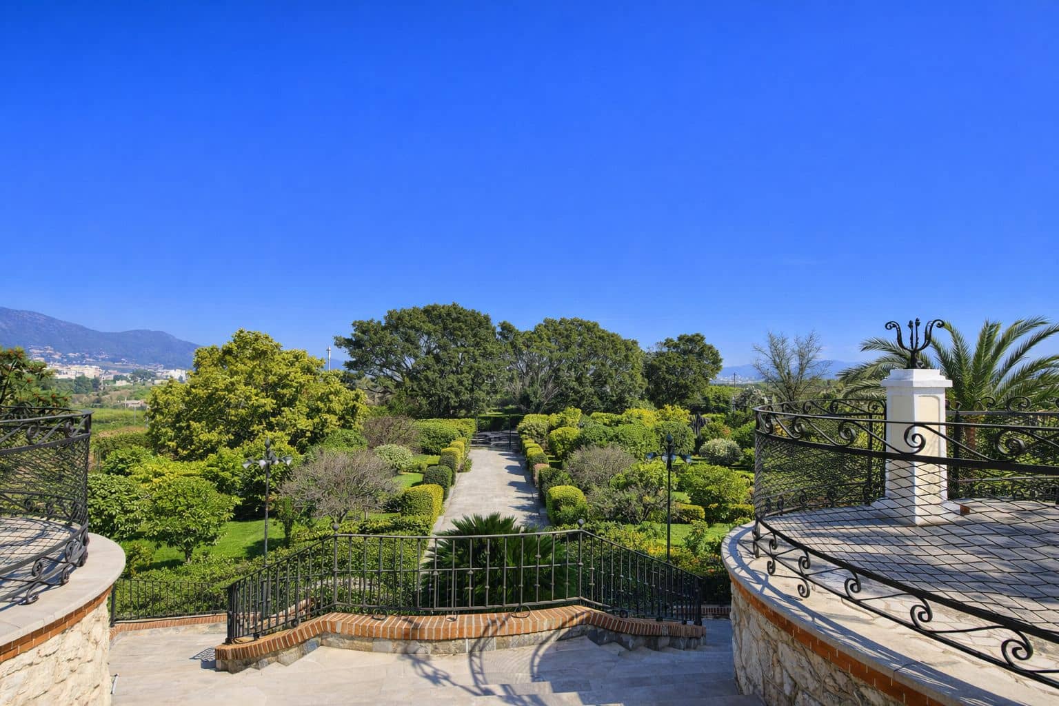 7 slaapkamer Villa te koop in Pego met zwembad garage - € 995.000 (Ref: 9660784)