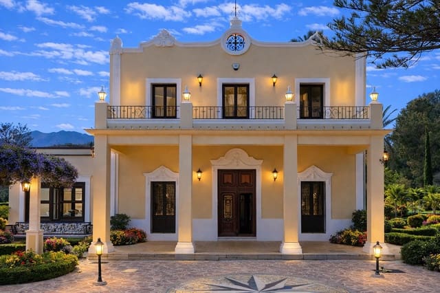 7 slaapkamer Villa te koop in Pego met zwembad garage - € 995.000 (Ref: 9660784)