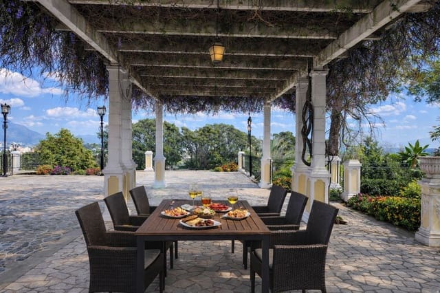 7 makuuhuone Huvila myytävänä paikassa Pego mukana uima-altaan 
autotalli - 995 000 € (Ref: 9660784)