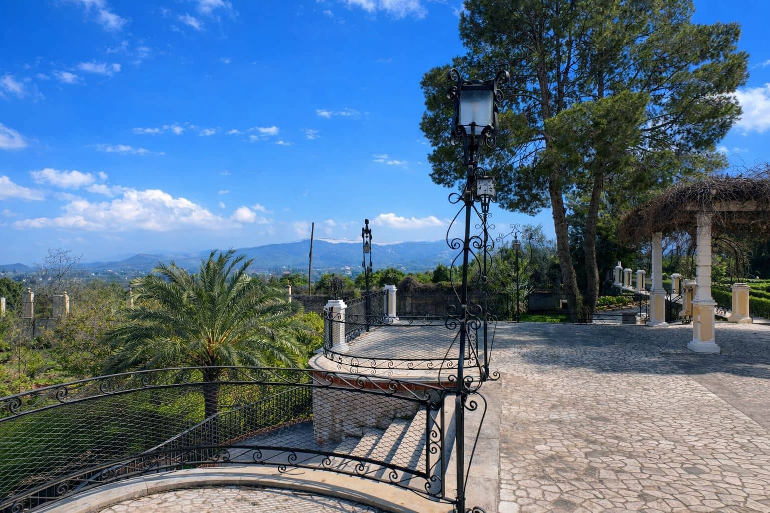 7 slaapkamer Villa te koop in Pego met zwembad garage - € 995.000 (Ref: 9660784)