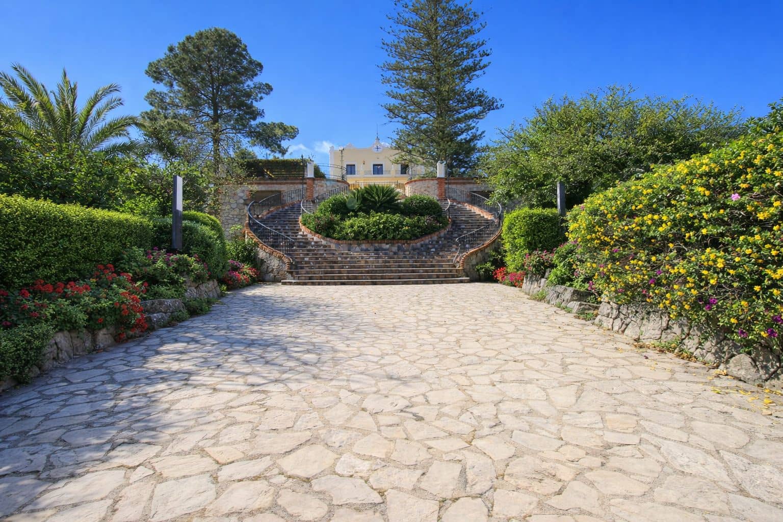 7 slaapkamer Villa te koop in Pego met zwembad garage - € 995.000 (Ref: 9660784)