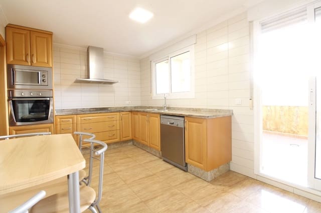 Adosado de 4 habitaciones en Pego en venta - 265.000 € (Ref: 9731544)