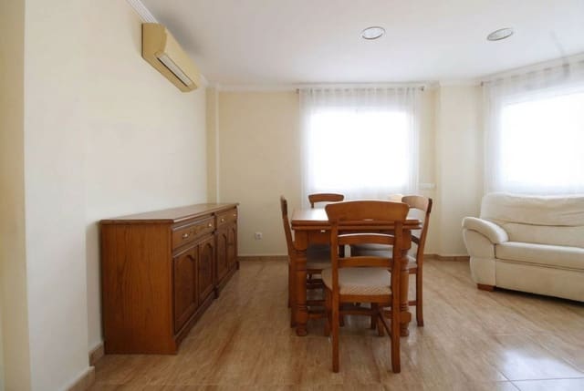 Adosado de 4 habitaciones en Pego en venta - 265.000 € (Ref: 9731544)