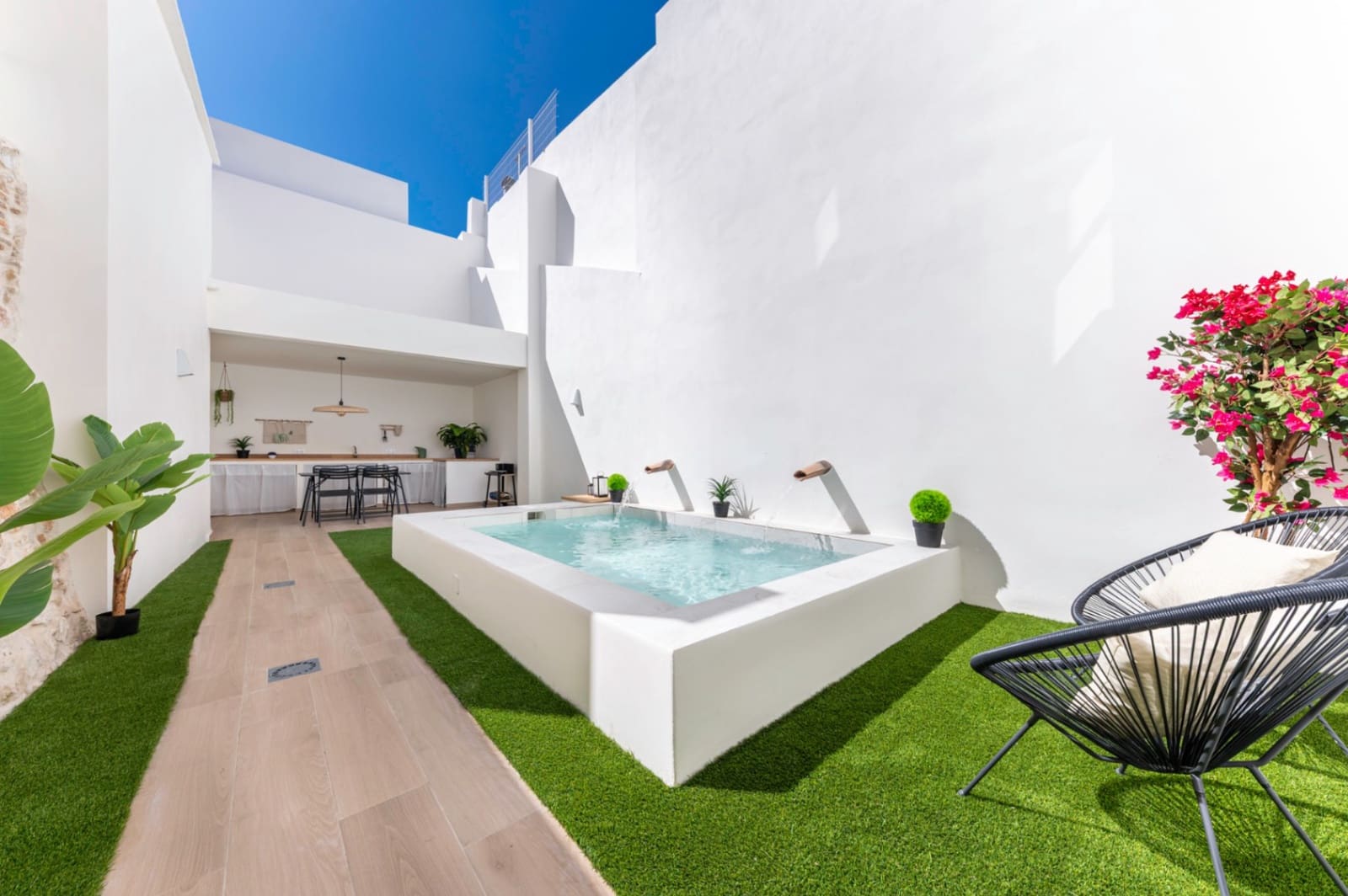 4 bedroom Villa for sale in Pego with pool garage - € 259,700 (Ref: 9742144)