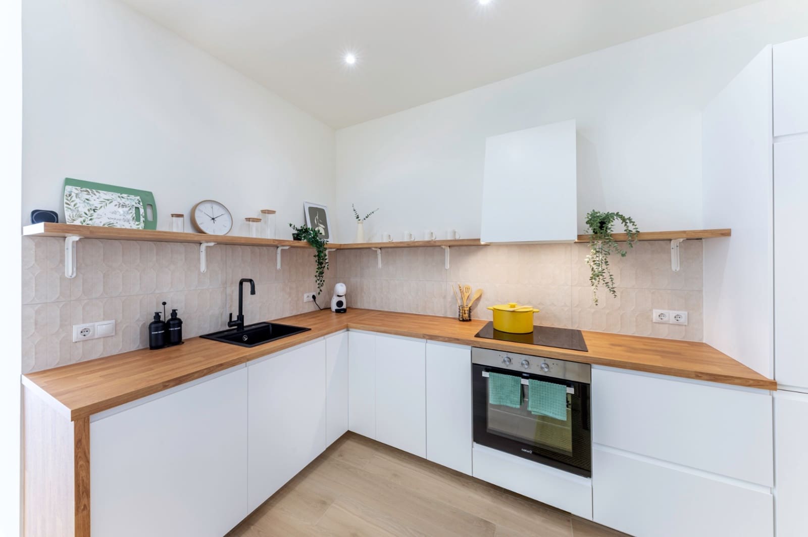 4 bedroom Villa for sale in Pego with pool garage - € 259,700 (Ref: 9742144)