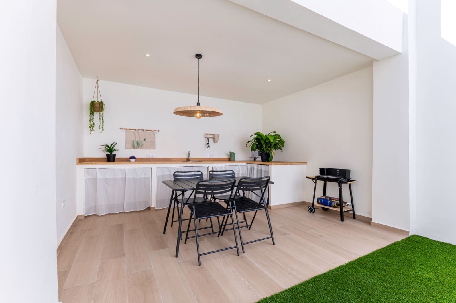 4 bedroom Villa for sale in Pego with pool garage - € 259,700 (Ref: 9742144)