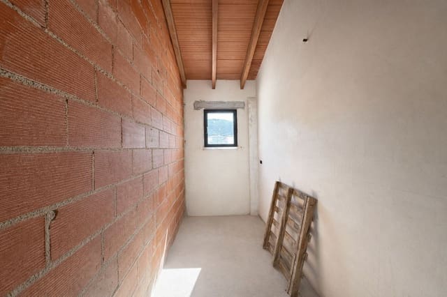 Casa em Banda para venda em Pego - 150 000 € (Ref: 9743985)