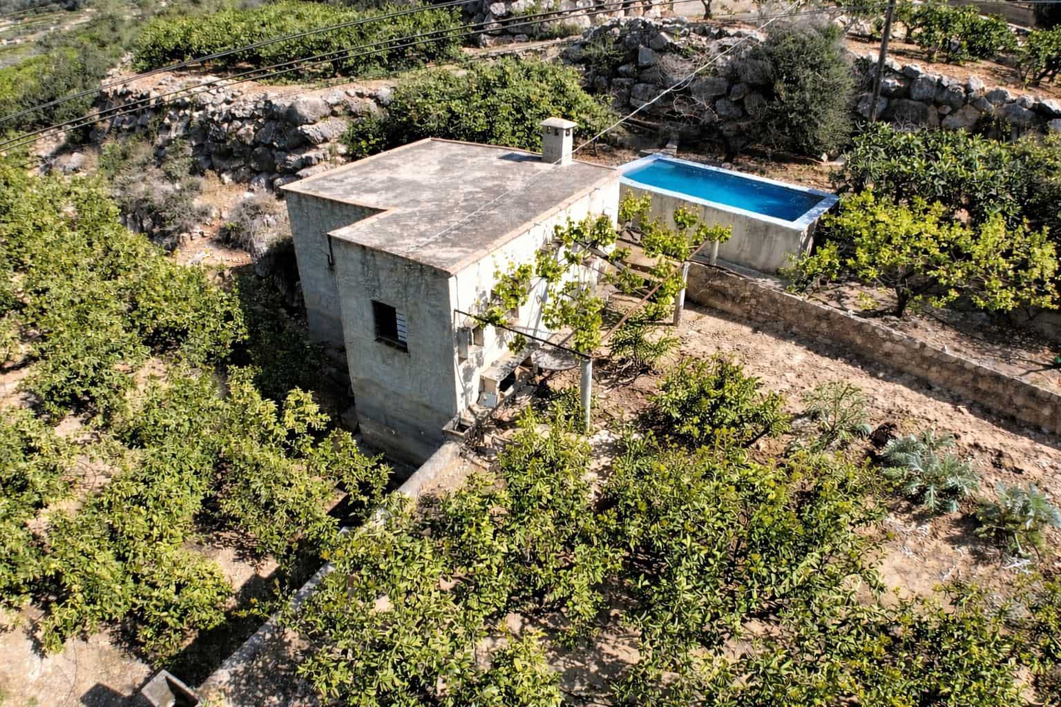 Finca/Herregård til salgs i L'Atzuvia - € 75 000 (Ref: 9747262)