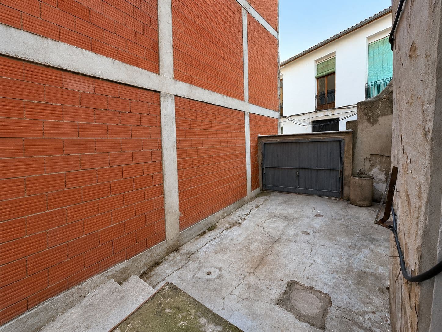 4 bedroom Townhouse for sale in Pego with garage - € 260,000 (Ref: 9834318)