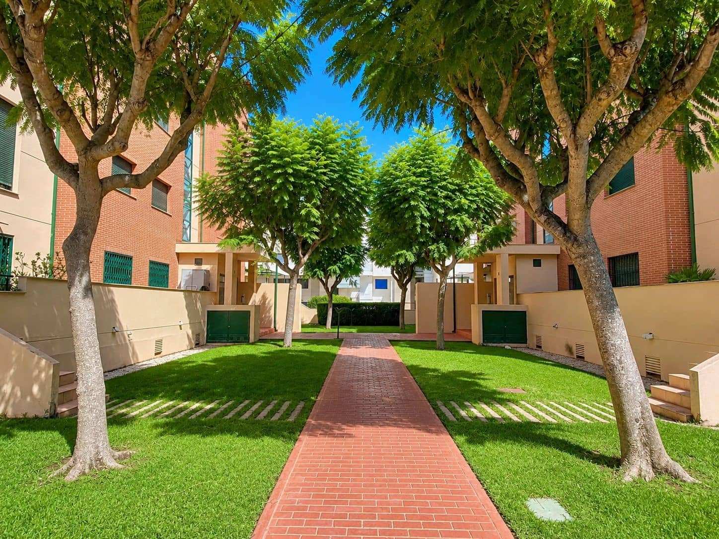 2 bedroom Flat for sale in Denia with pool garage - € 449,500 (Ref: 9850288)
