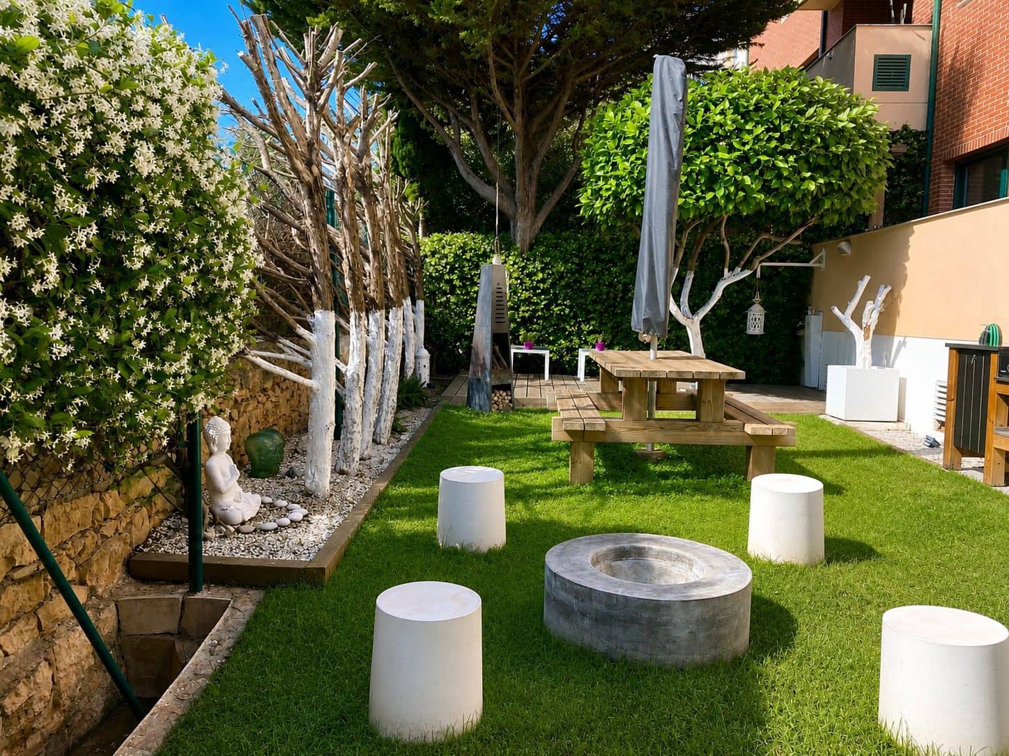 2 bedroom Flat for sale in Denia with pool garage - € 449,500 (Ref: 9850288)