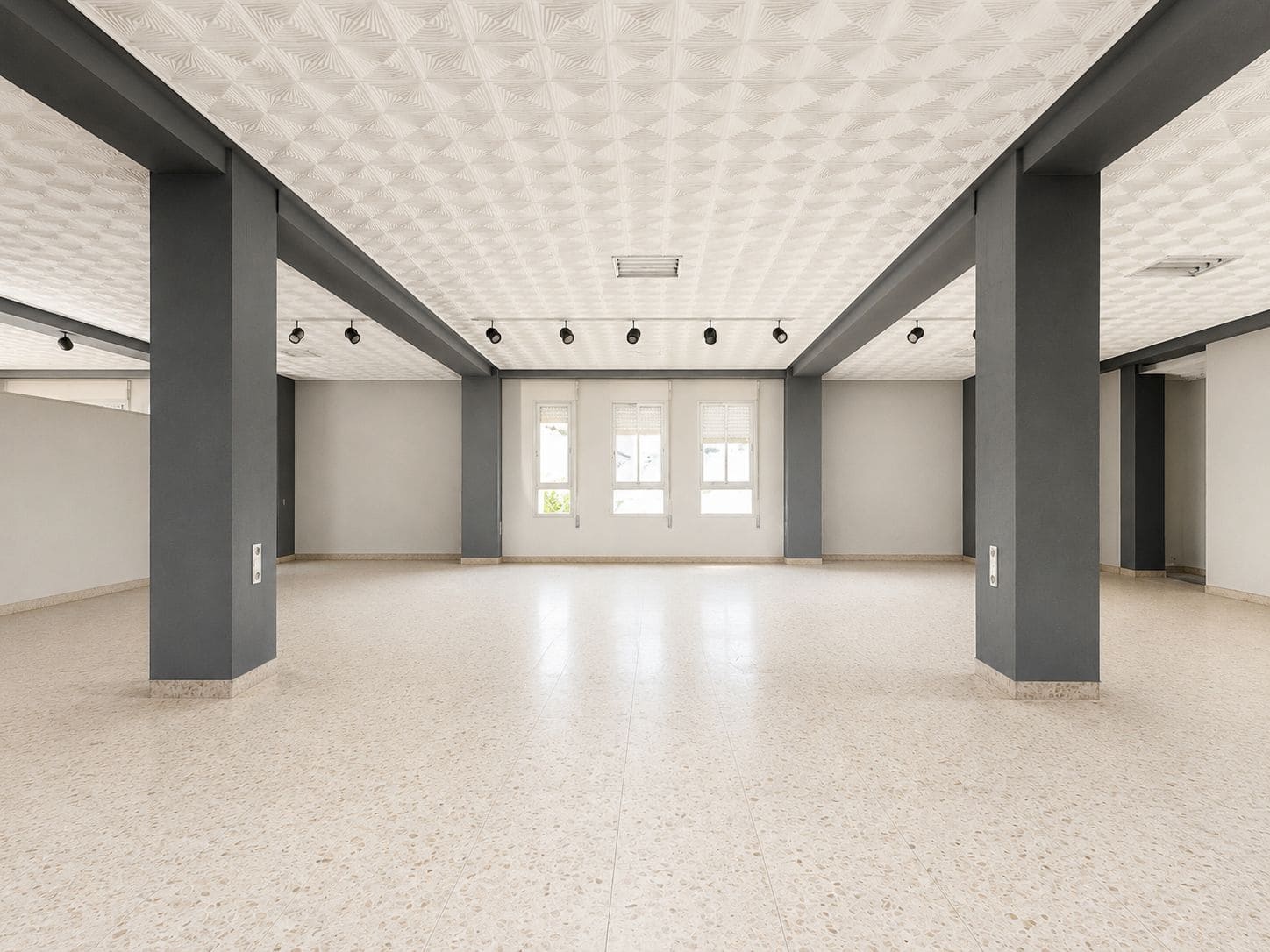 Local Comercial en Pego en venta con garaje - 780.000 € (Ref: 9917204)