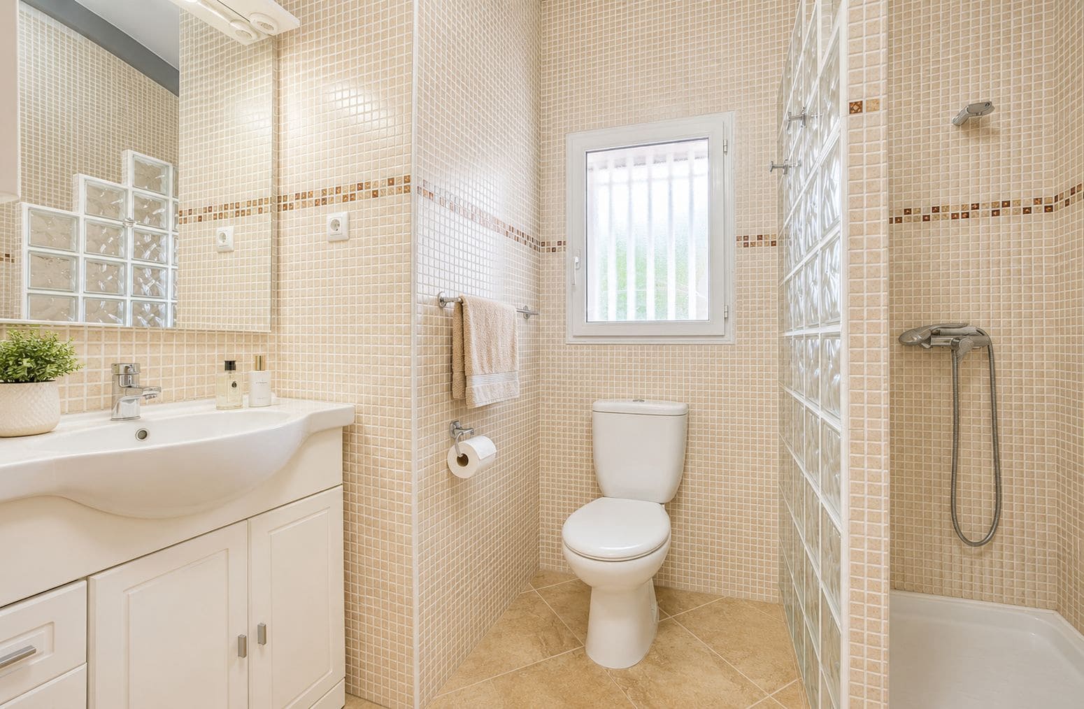 5 quarto Moradia para venda em Pego com piscina garagem - 875 000 € (Ref: 9948944)