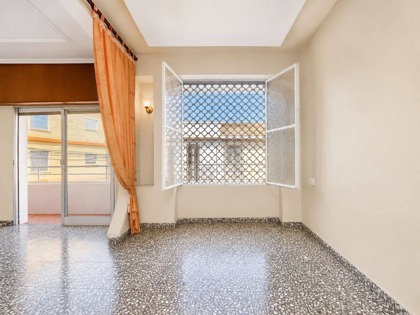 Wohnung zu verkaufen in Oliva - 165.000 € (Ref: 9980030)