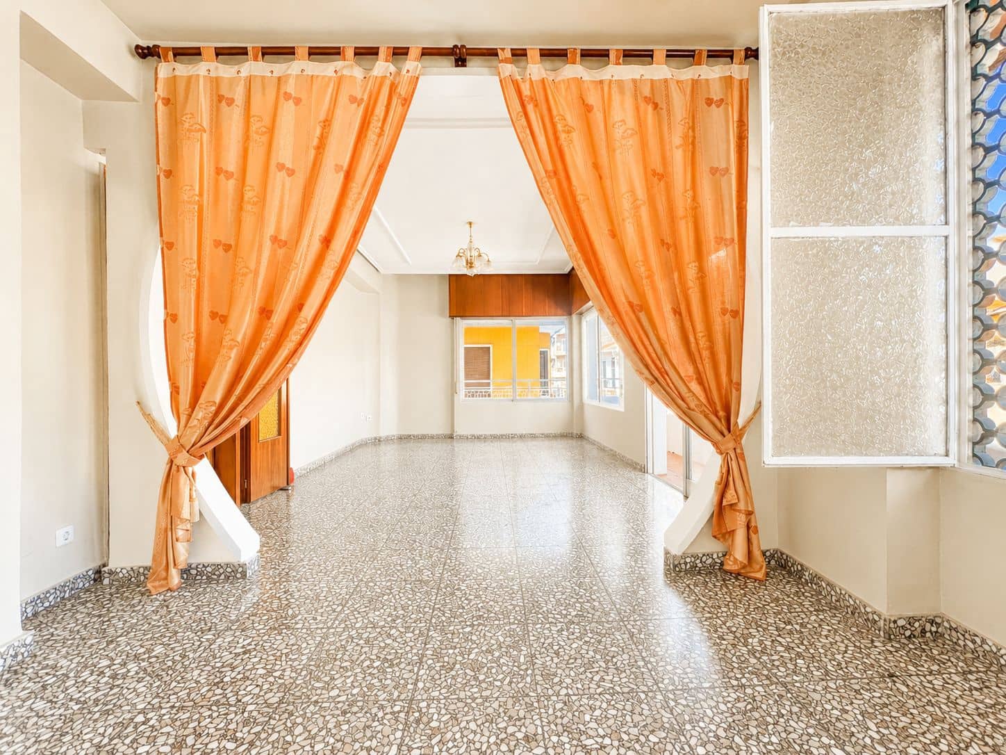 Wohnung zu verkaufen in Oliva - 165.000 € (Ref: 9980030)