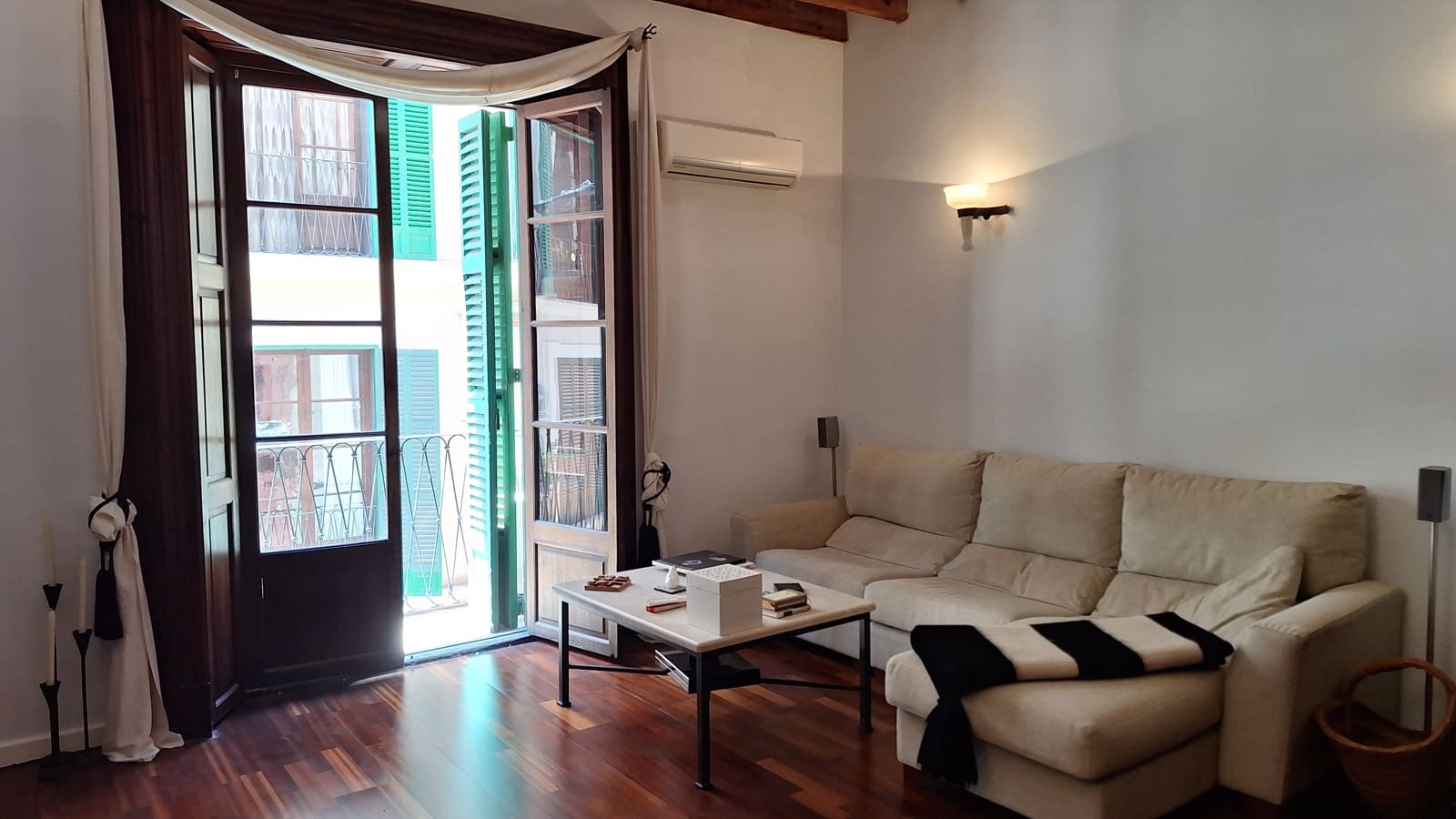 2 bedroom Apartment for sale in Palma de Mallorca - € 450,000 (Ref: 9146204)