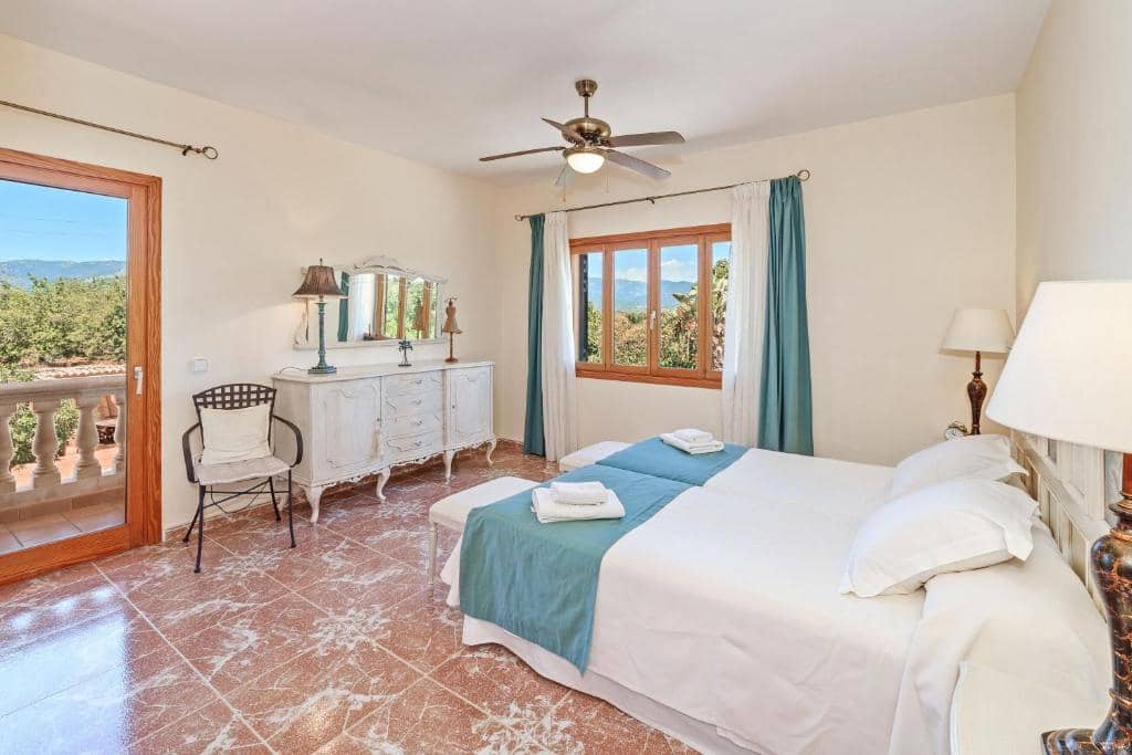 4 soveværelse Villa til salg i Palma de Mallorca med swimmingpool - € 1.995.000 (Ref: 9150608)