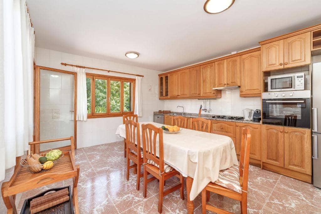 4 soveværelse Villa til salg i Palma de Mallorca med swimmingpool - € 1.995.000 (Ref: 9150608)