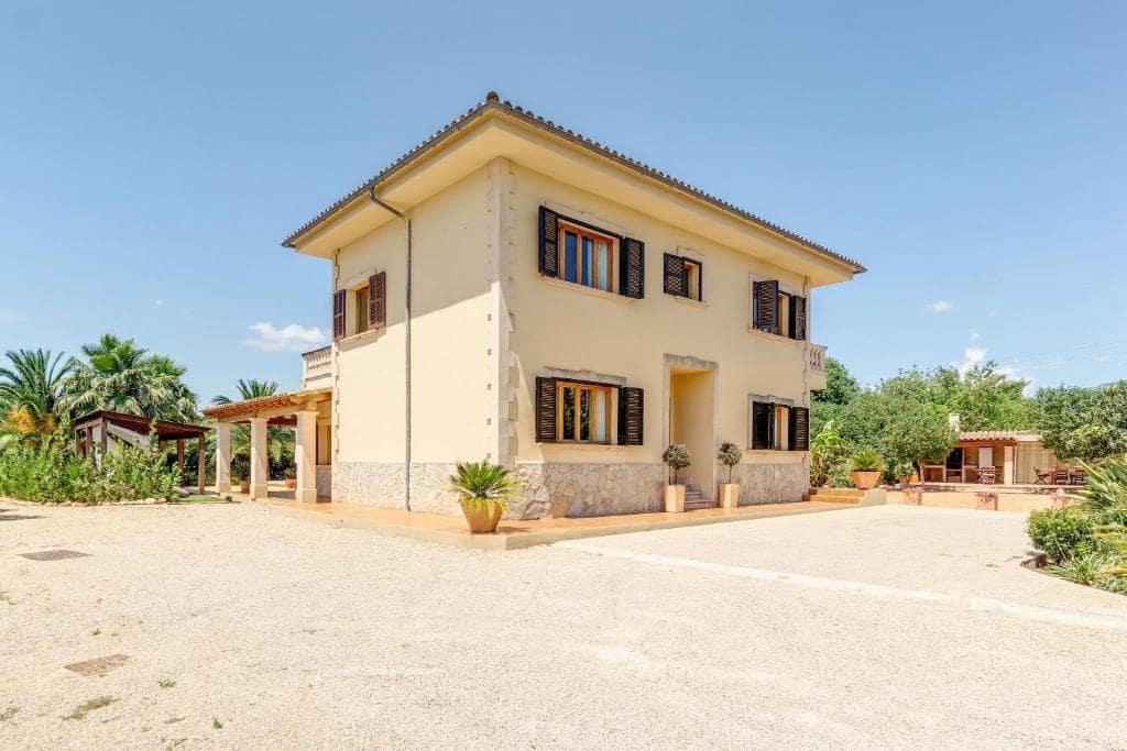 4 soveværelse Villa til salg i Palma de Mallorca med swimmingpool - € 1.995.000 (Ref: 9150608)