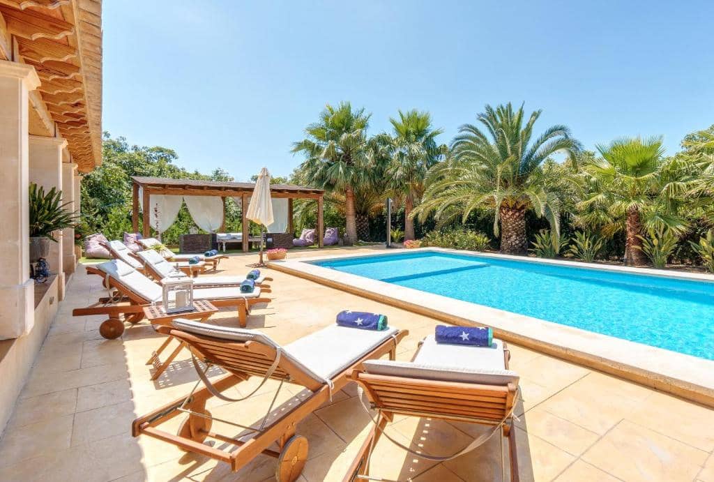 4 soveværelse Villa til salg i Palma de Mallorca med swimmingpool - € 1.995.000 (Ref: 9150608)