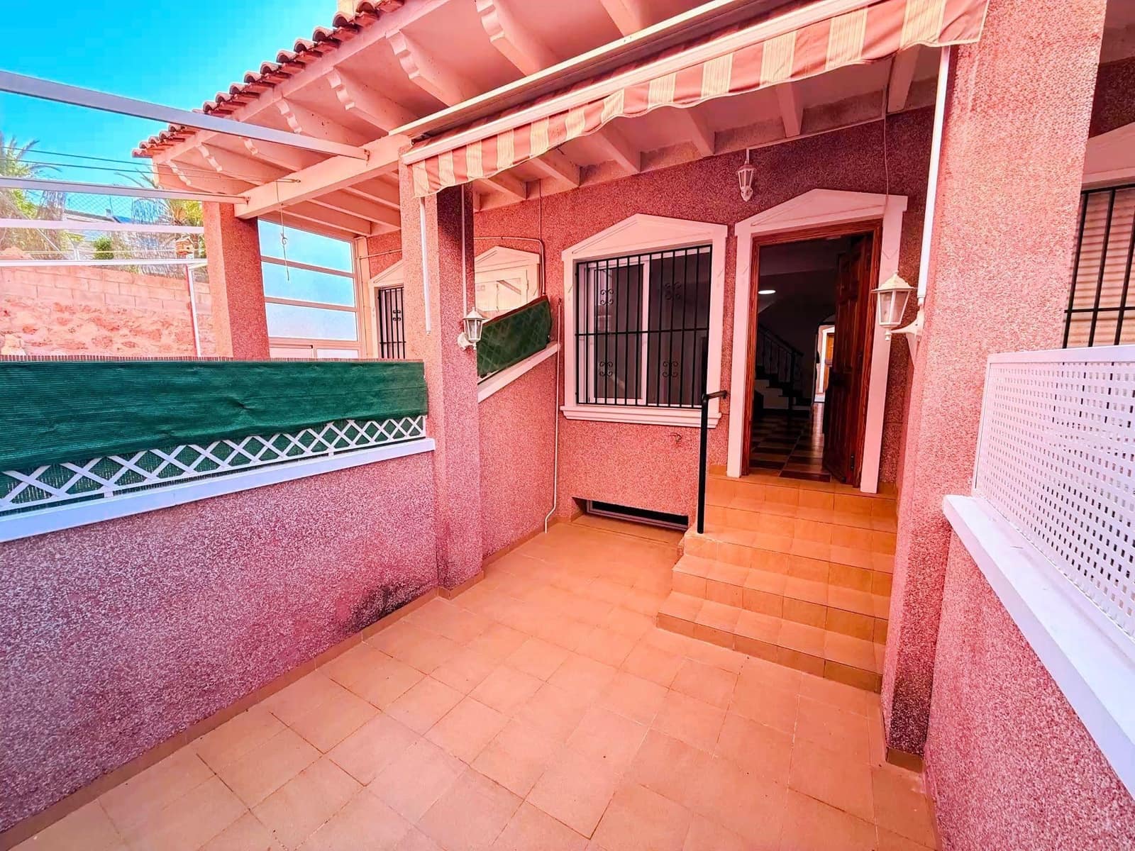 Adosado de 3 habitaciones en Santa Pola en venta con garaje - 235.000 € (Ref: 10060227)