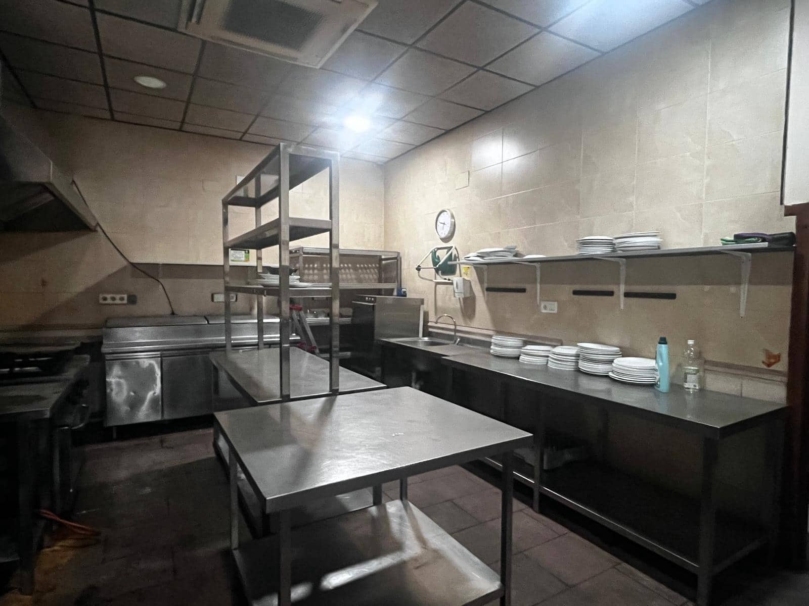Bedrijf te koop in Roldan - € 410.000 (Ref: 10060243)
