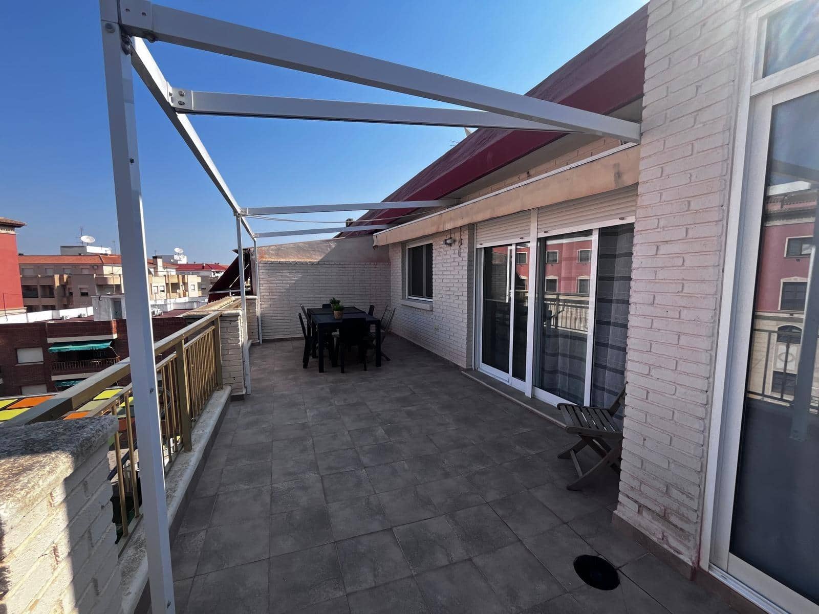 3 bedroom Penthouse for rent in Los Alcazares with garage - € 2,800 (Ref: 10060255)
