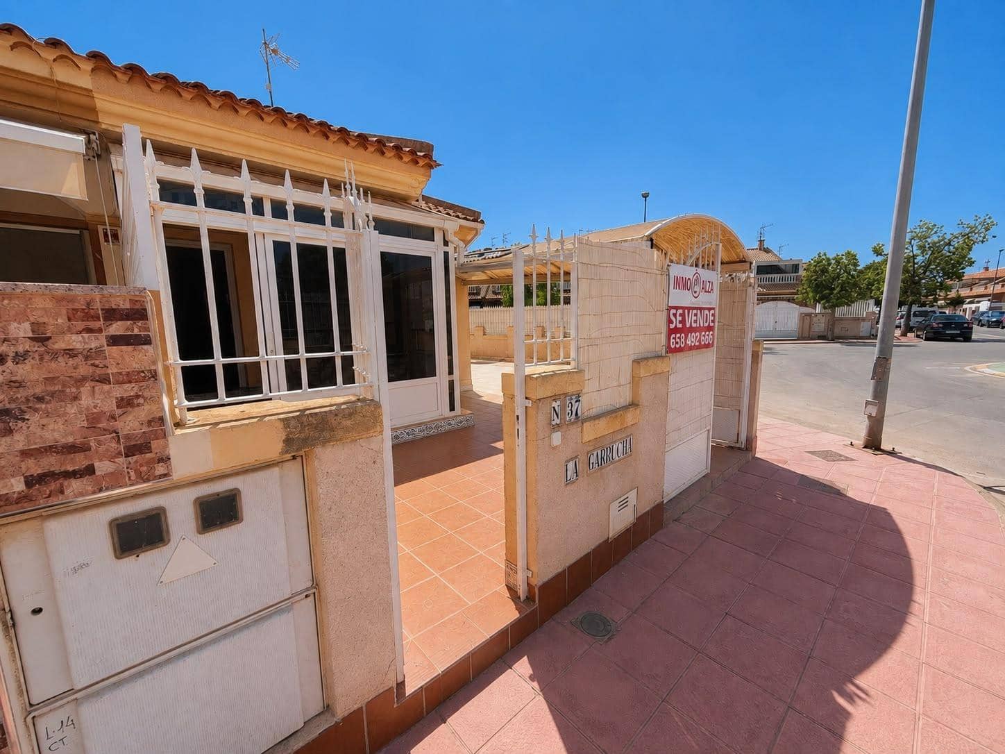 Adosado de 3 habitaciones en Los Alcázares en venta con garaje - 180.000 € (Ref: 10060258)