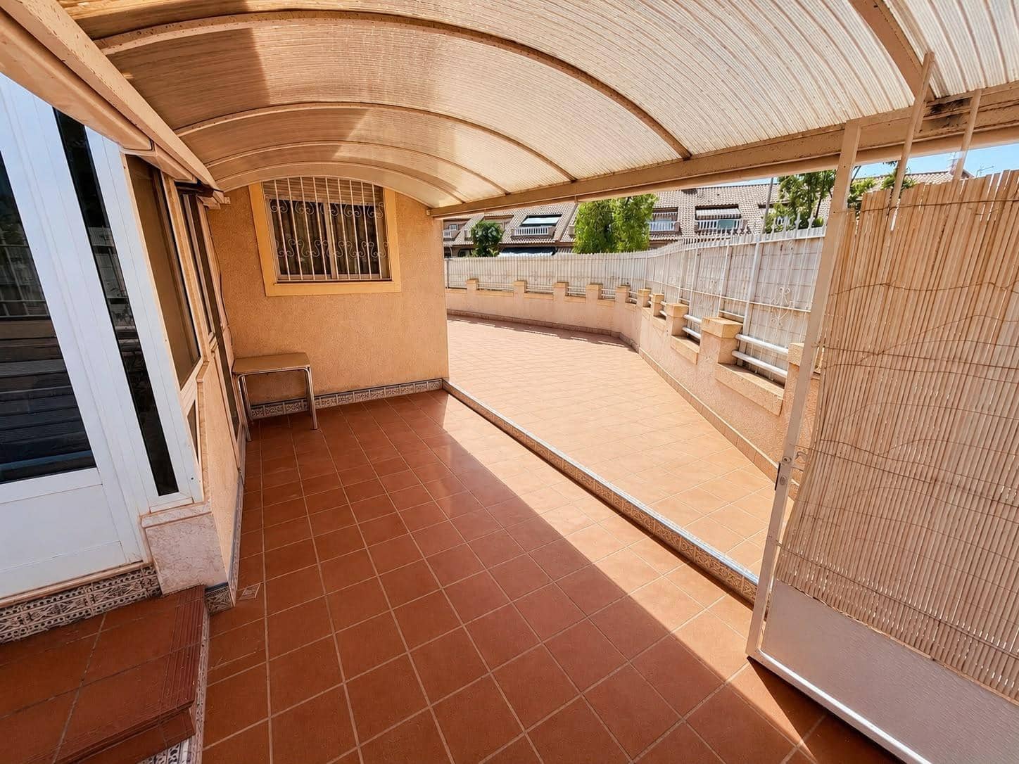 Adosado de 3 habitaciones en Los Alcázares en venta con garaje - 180.000 € (Ref: 10060258)