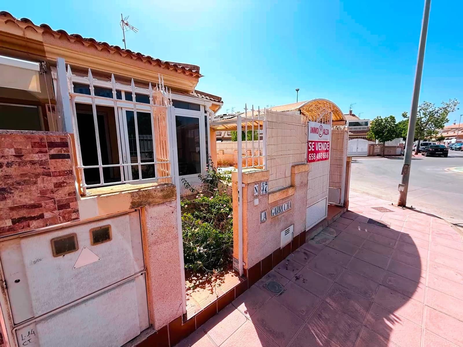 Adosado de 3 habitaciones en Los Alcázares en venta con garaje - 180.000 € (Ref: 10060258)