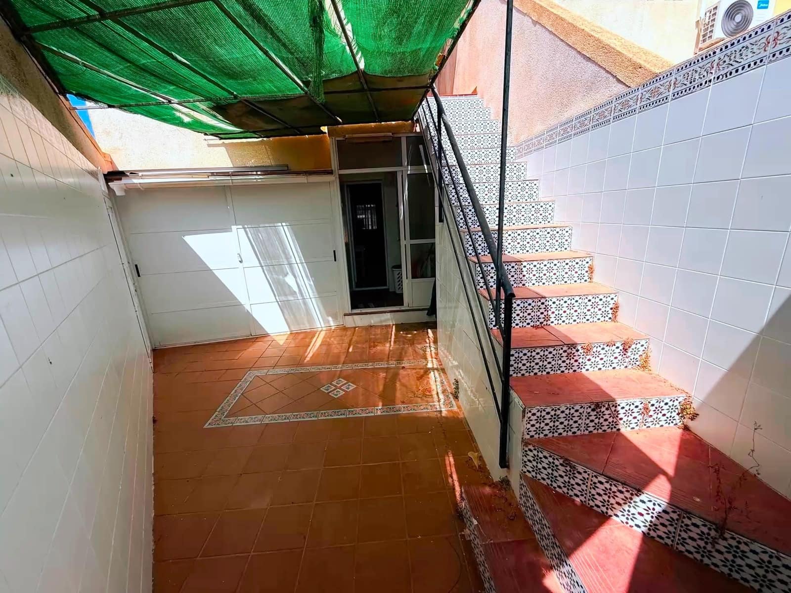 Adosado de 3 habitaciones en Los Alcázares en venta con garaje - 180.000 € (Ref: 10060258)