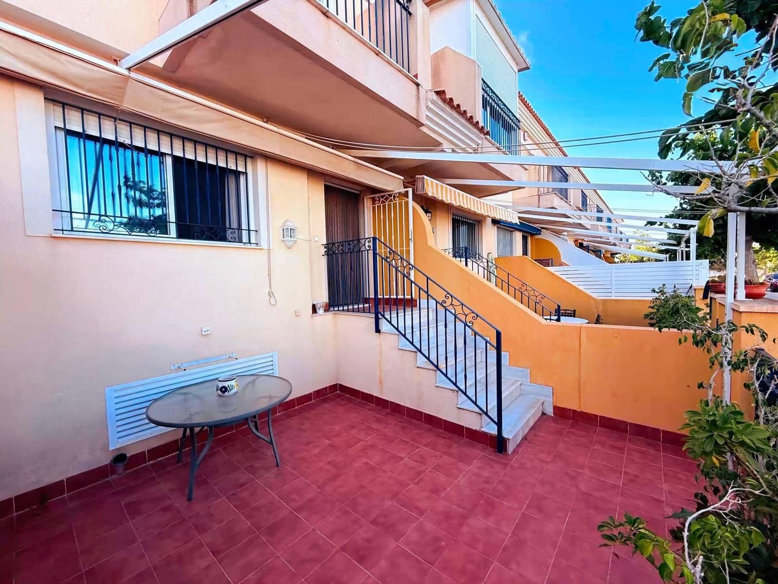 Adosado de 4 habitaciones en Los Alcázares en venta con garaje - 225.000 € (Ref: 10060265)