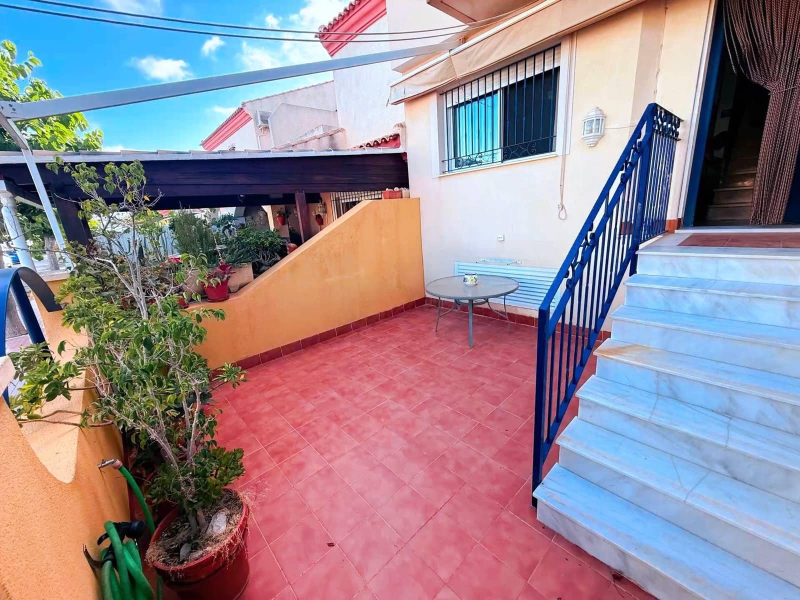 Adosado de 4 habitaciones en Los Alcázares en venta con garaje - 225.000 € (Ref: 10060265)