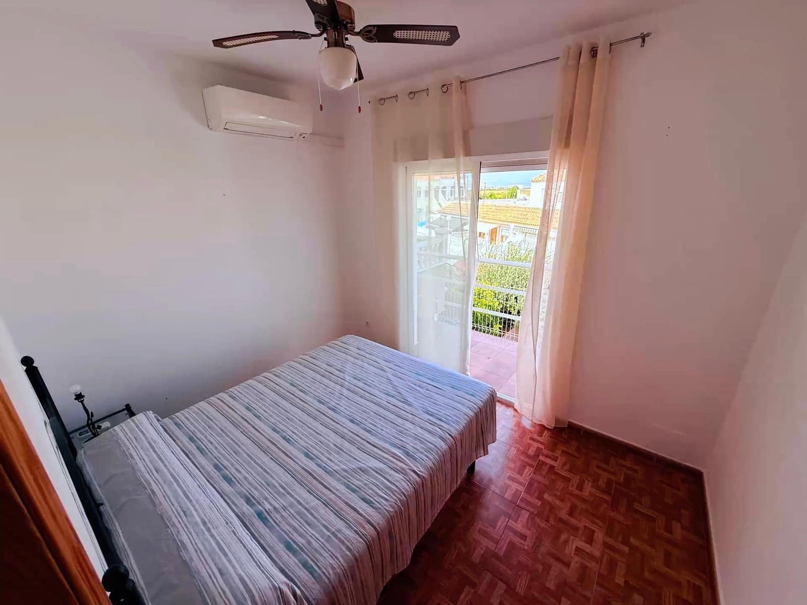 Adosado de 4 habitaciones en Los Alcázares en venta - 175.000 € (Ref: 10060273)