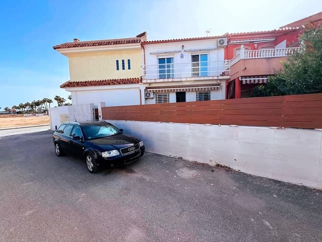 4 makuuhuone Rivitalo myytävänä paikassa Los Alcázares - 175 000 € (Ref: 10060273)