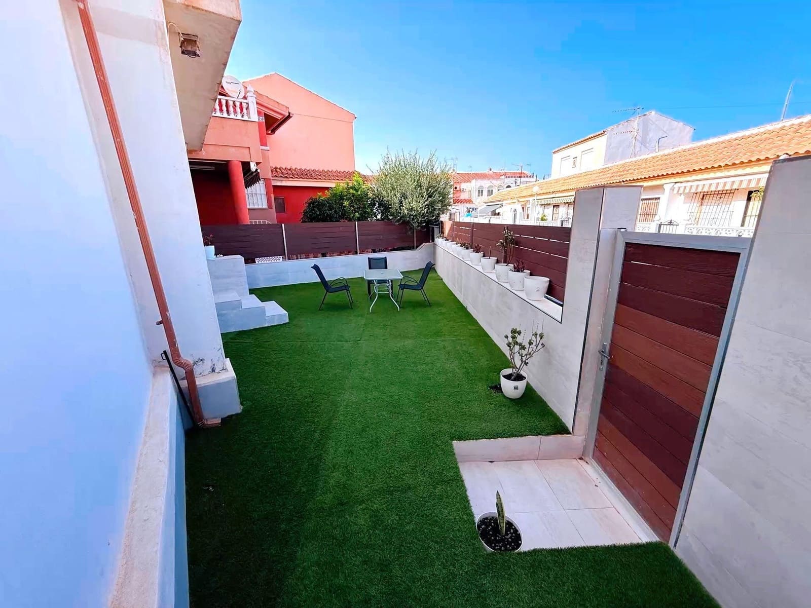 Adosado de 4 habitaciones en Los Alcázares en venta - 175.000 € (Ref: 10060273)