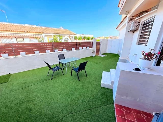 4 makuuhuone Rivitalo myytävänä paikassa Los Alcázares - 175 000 € (Ref: 10060273)