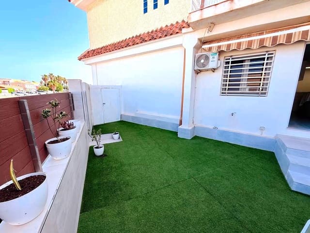 4 makuuhuone Rivitalo myytävänä paikassa Los Alcázares - 175 000 € (Ref: 10060273)