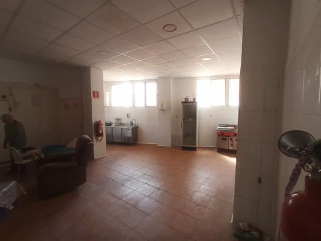 Kaupallinen myytävänä paikassa Centro, Los Alcázares mukana 
autotalli - 290 000 € (Ref: 10060274)