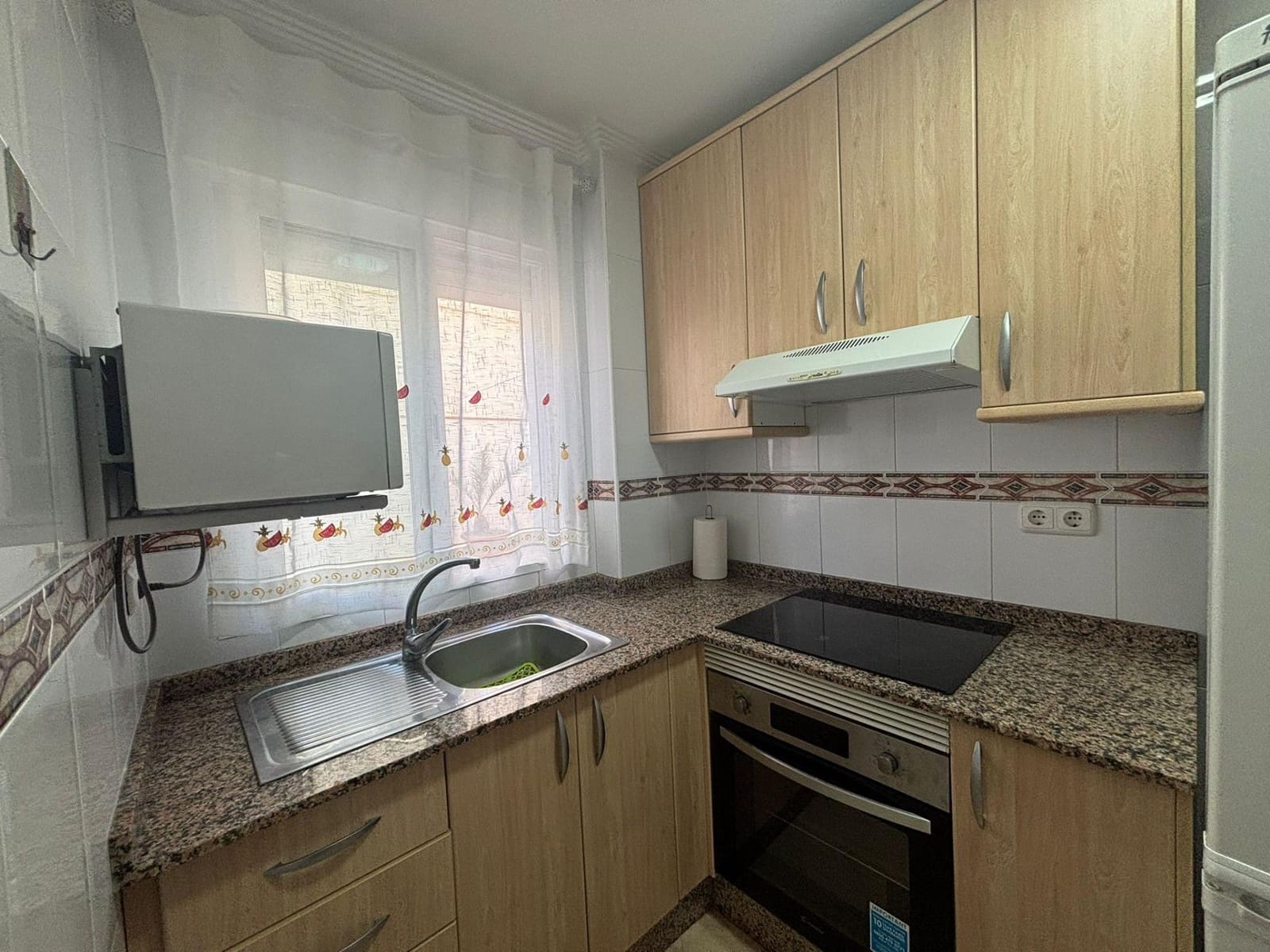 3 soverom Leilighet til leie i Los Alcazares - € 800 (Ref: 10060282)