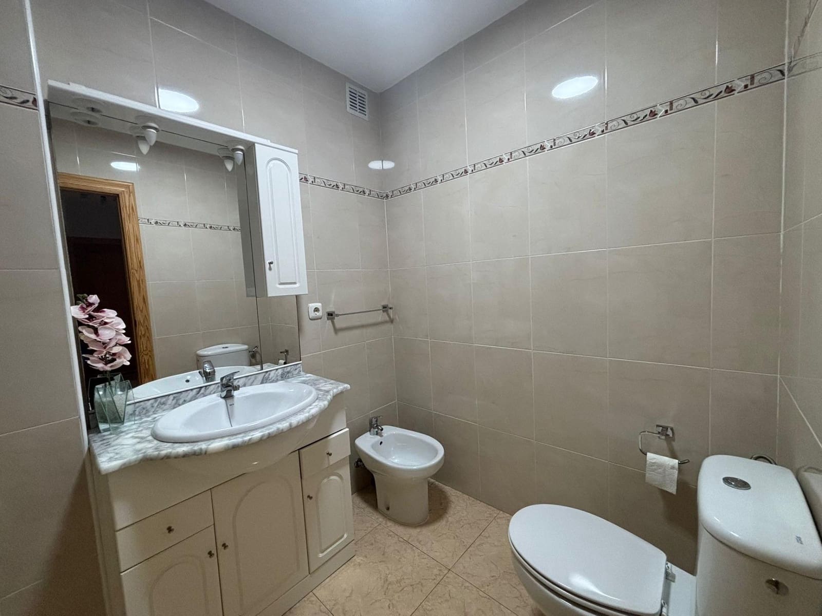 3 soverom Leilighet til leie i Los Alcazares - € 800 (Ref: 10060282)