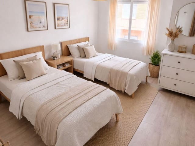 5 slaapkamer Rijtjeshuis te koop in Los Alcázares - € 159.990 (Ref: 10060285)