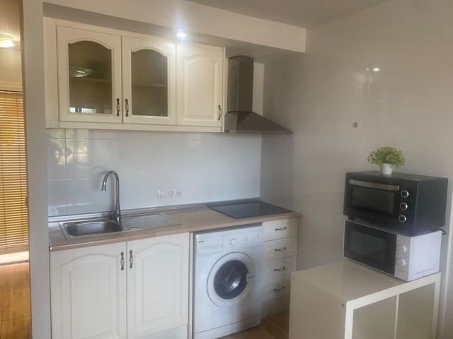 Piso de 1 habitación en Mil Palmeras, Pilar de la Horadada en alquiler con piscina - 700 € (Ref: 10062180)