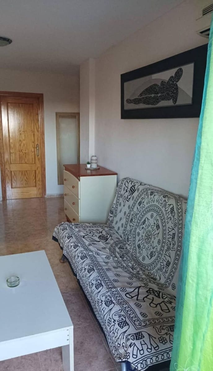 2 soverom Leilighet til leie i Playa Honda med svømmebasseng garasje - € 650 (Ref: 10076609)