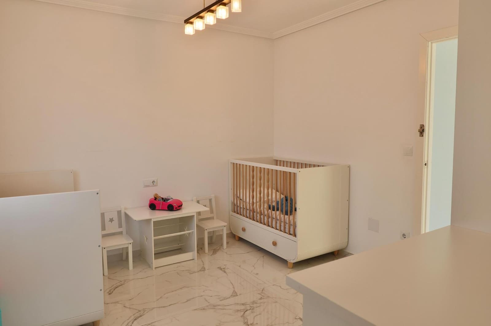 4 soveværelse Villa til salg i Los Alcazares med swimmingpool garage - € 695.000 (Ref: 10086378)