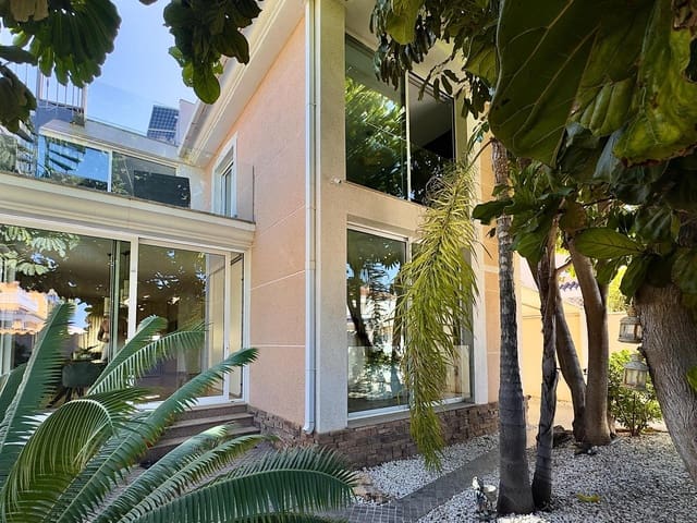 4 soveværelse Villa til salg i Los Alcázares med swimmingpool garage - € 695.000 (Ref: 10086378)