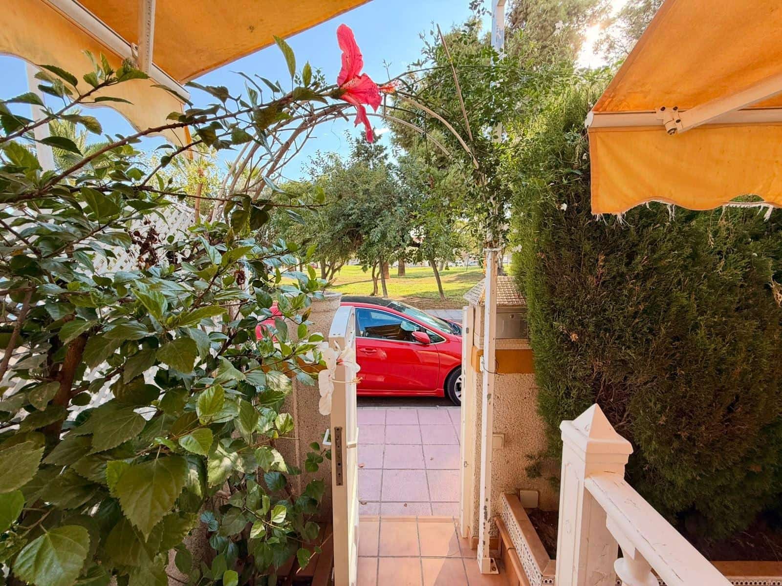 3 Zimmer Reihenhaus zu verkaufen in Los Alcazares mit Garage - 167.000 € (Ref: 10094913)