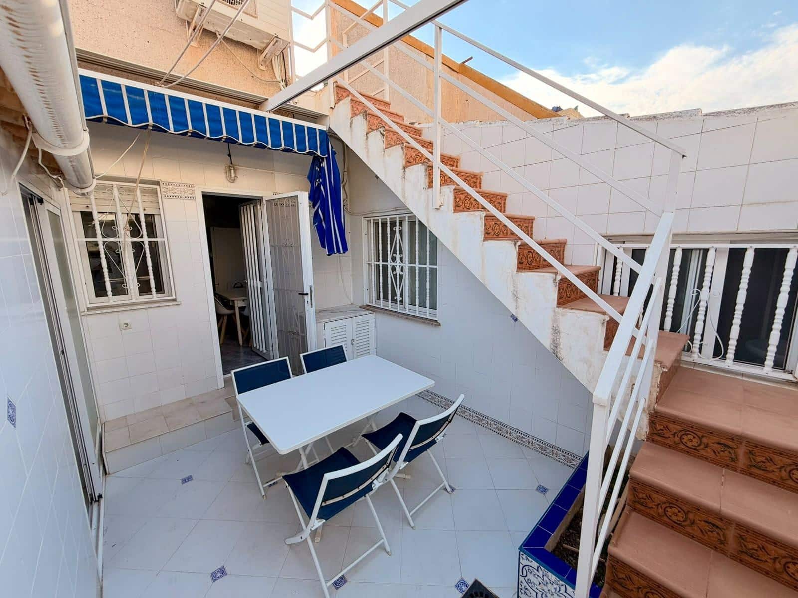 3 Zimmer Reihenhaus zu verkaufen in Los Alcazares mit Garage - 167.000 € (Ref: 10094913)