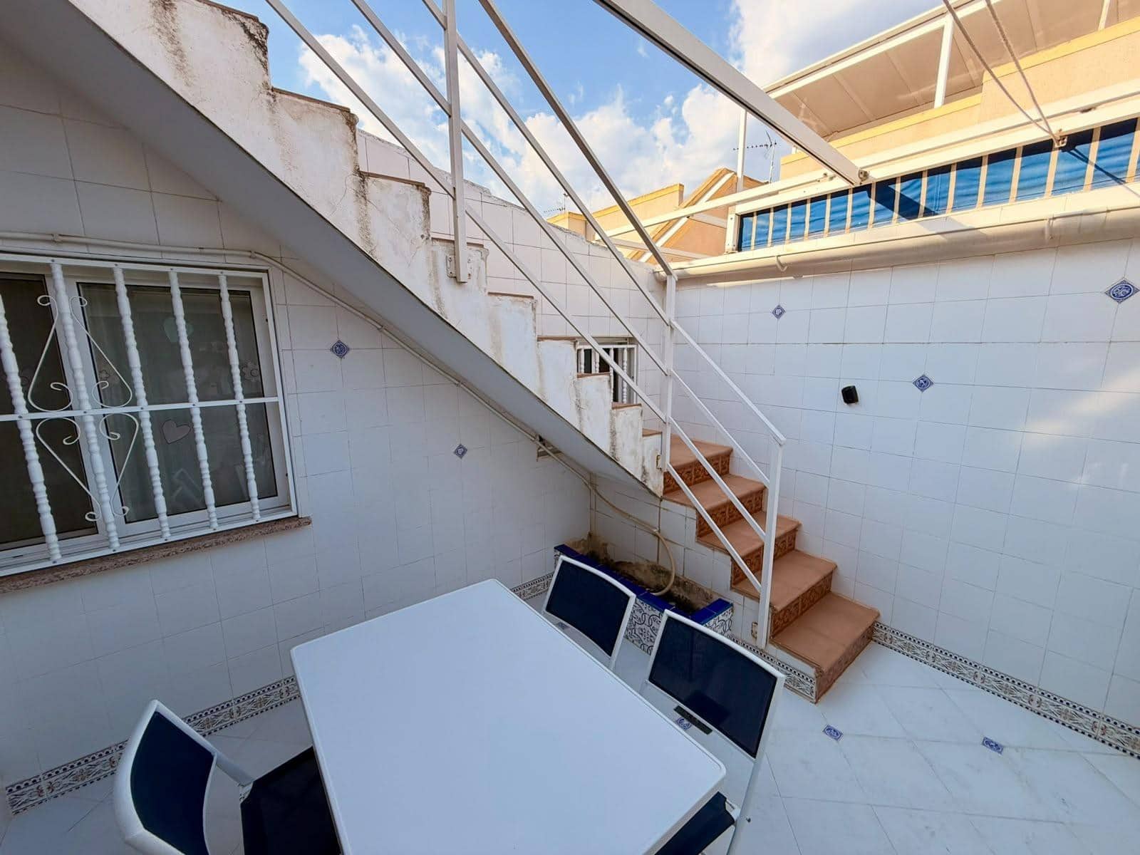 3 Zimmer Reihenhaus zu verkaufen in Los Alcazares mit Garage - 167.000 € (Ref: 10094913)