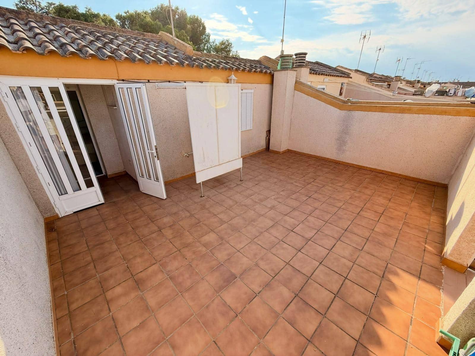 3 Zimmer Reihenhaus zu verkaufen in Los Alcazares mit Garage - 167.000 € (Ref: 10094913)